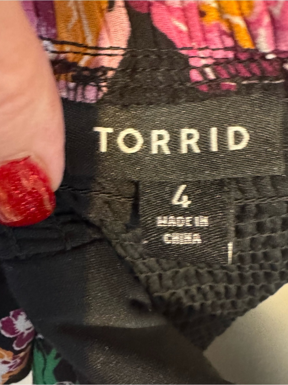 TORRID Black Floral Crop Top w/ Beautiful Pink & Green Blooms PLUS: 4X    #A - Picture 10 of 10